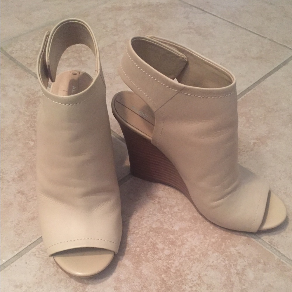 Also heels/wedges. Only worn once!